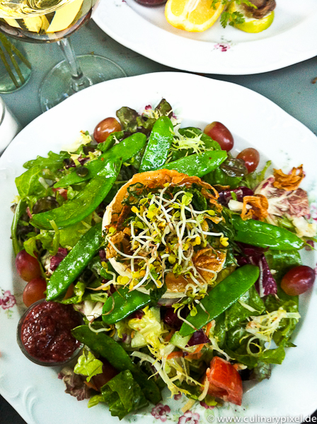 Salat mit Ziegenkäse im Roecklplatz Ausbildungsrestaurant München