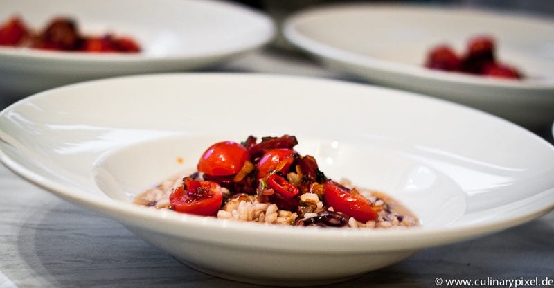 Radiccio, Peccorino, Tomaten und Chorizo im Risotto