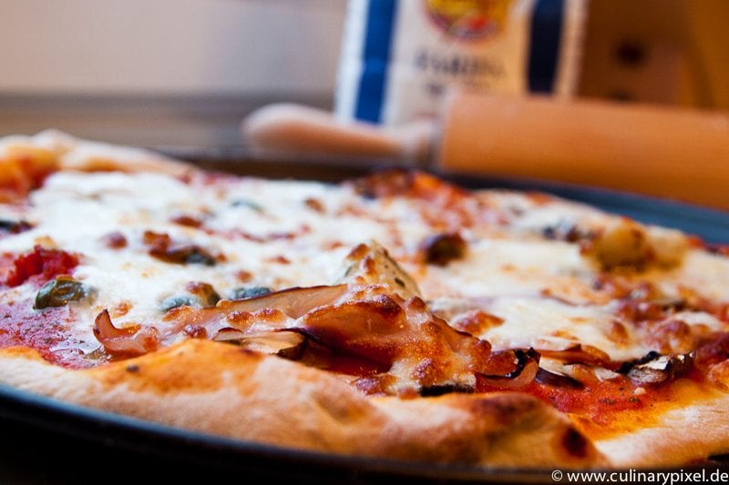 Pizza mit Schinken & Champignons