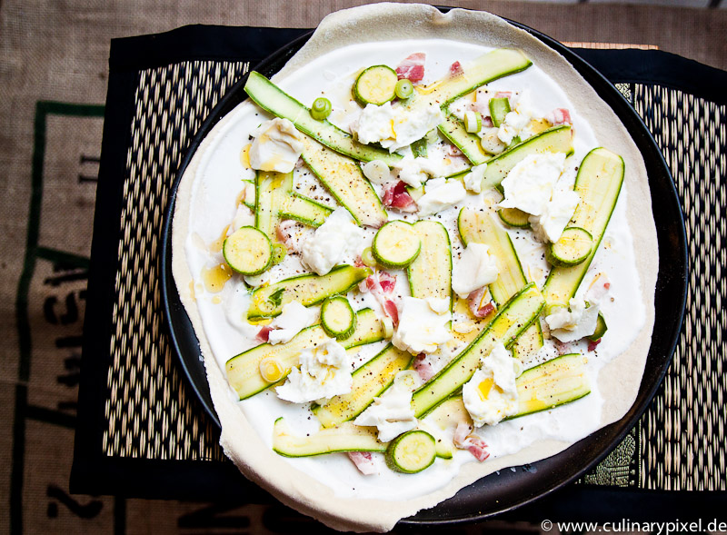 Zucchini Gorgonzola Flammkuchen