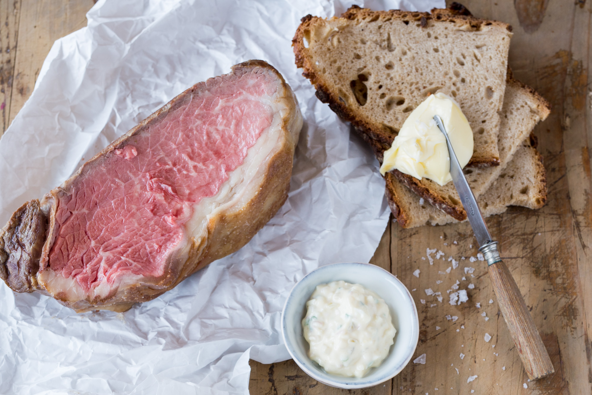 Roastbeef mit Remouladen-Sauce, kalt aufgeschnitten