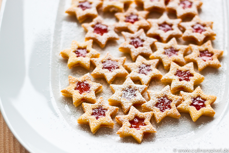 Spitzbuben - der Plätzchen-Klassiker. Frohe Weihnachten!