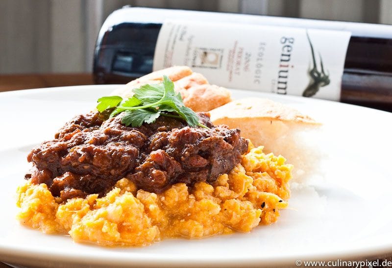 Süßkartoffel-Kichererbsen-Püree mit Lammragout