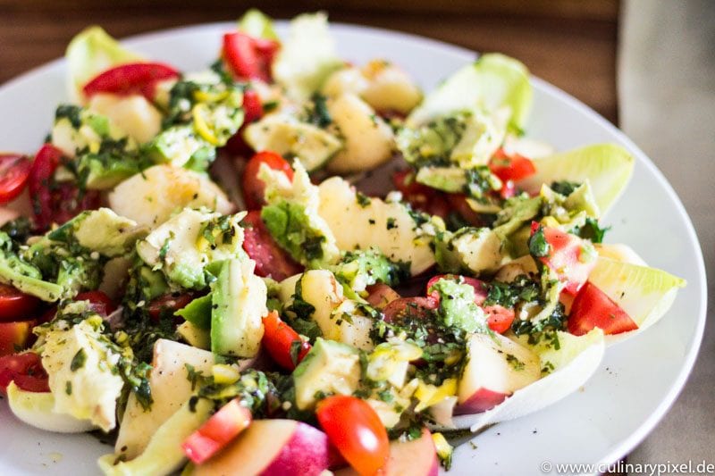 Sommersalat Pfirsich, Tomate, Avocado, Koriander