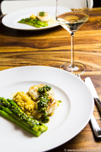Rezept für Seeteufel, gelbe Linsen &amp; Thaispargel - culinary pixel