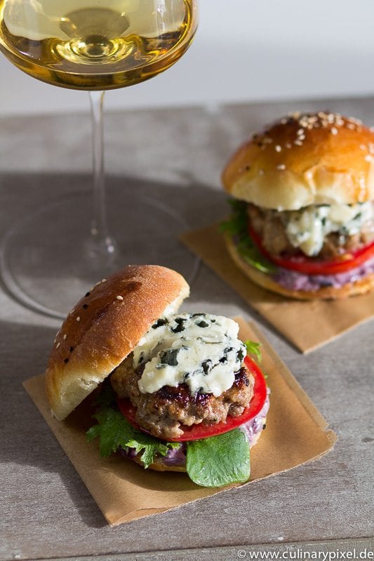 Roquefort-Burger mit Süßem Bordeaux