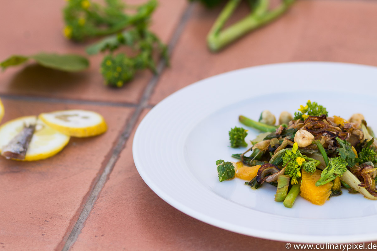 Cime di Rapa Salat mit Orangen und Haselnüssen