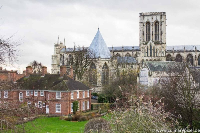 York Minster von der Stadtmauer aus