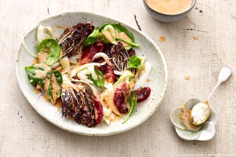 Salat mit geschmortem Radicchio, Blutorange und Paprika-Dressing