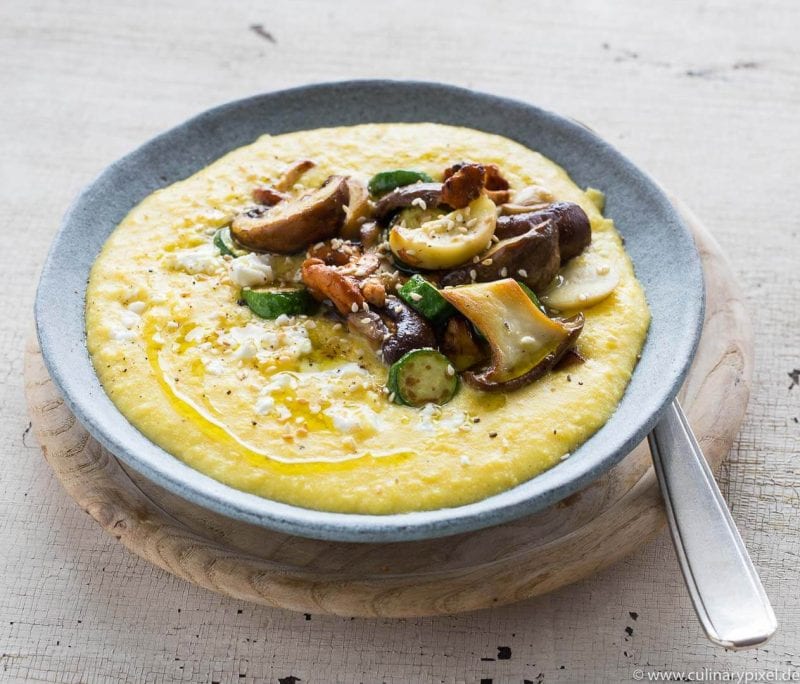 Polenta aus frischem Mais mit Gemüse