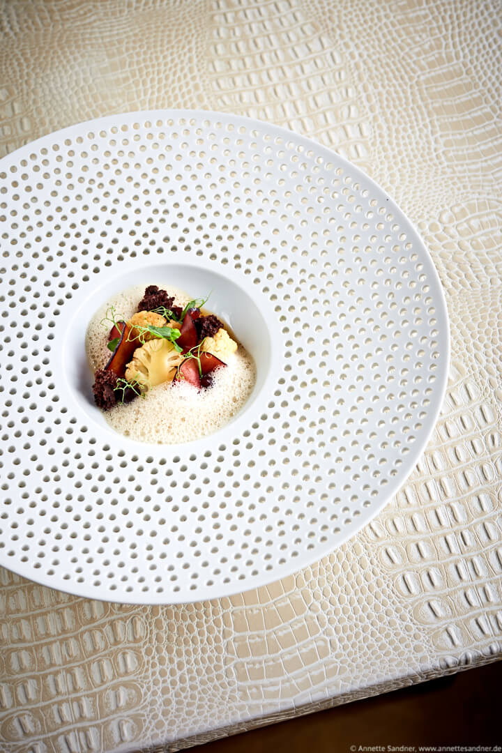 Blumenkohl von den Fildern Pflaume, Vanille, Chicorée, Restaurant Zauberlehrling Stuttgart, Fabian Heldmann