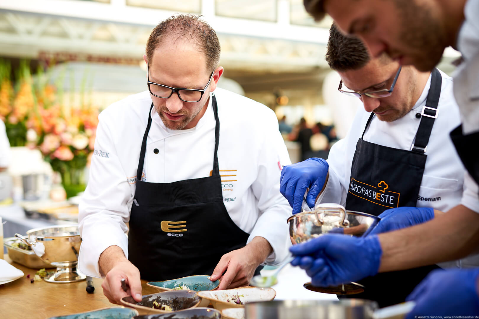 Rolf Fliegauf Hiramasa Kingfish | Gillardeau Auster | Merrettich | Dashi-Vinaigrette