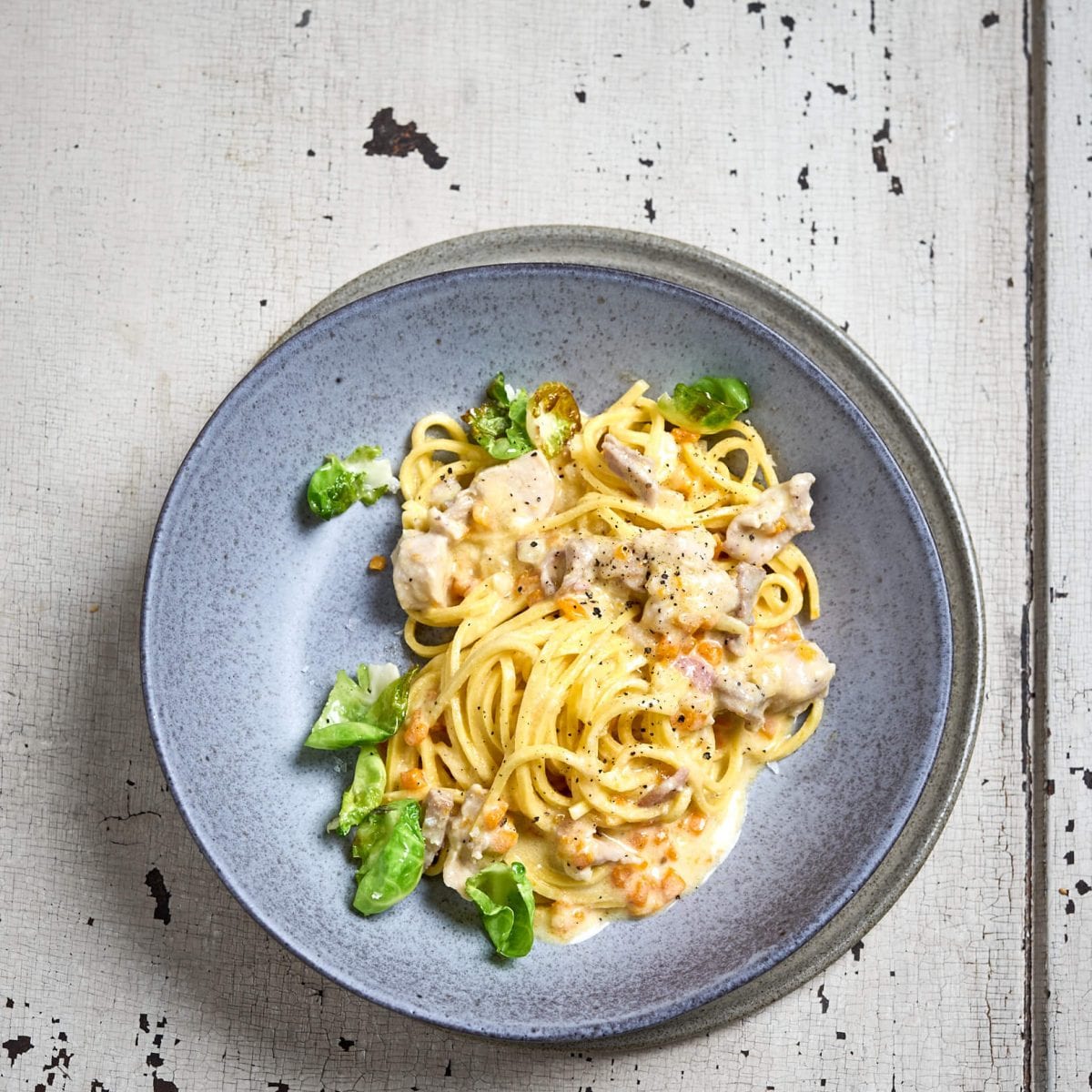 Kaninchenragout mit Pasta und Rosenkohl