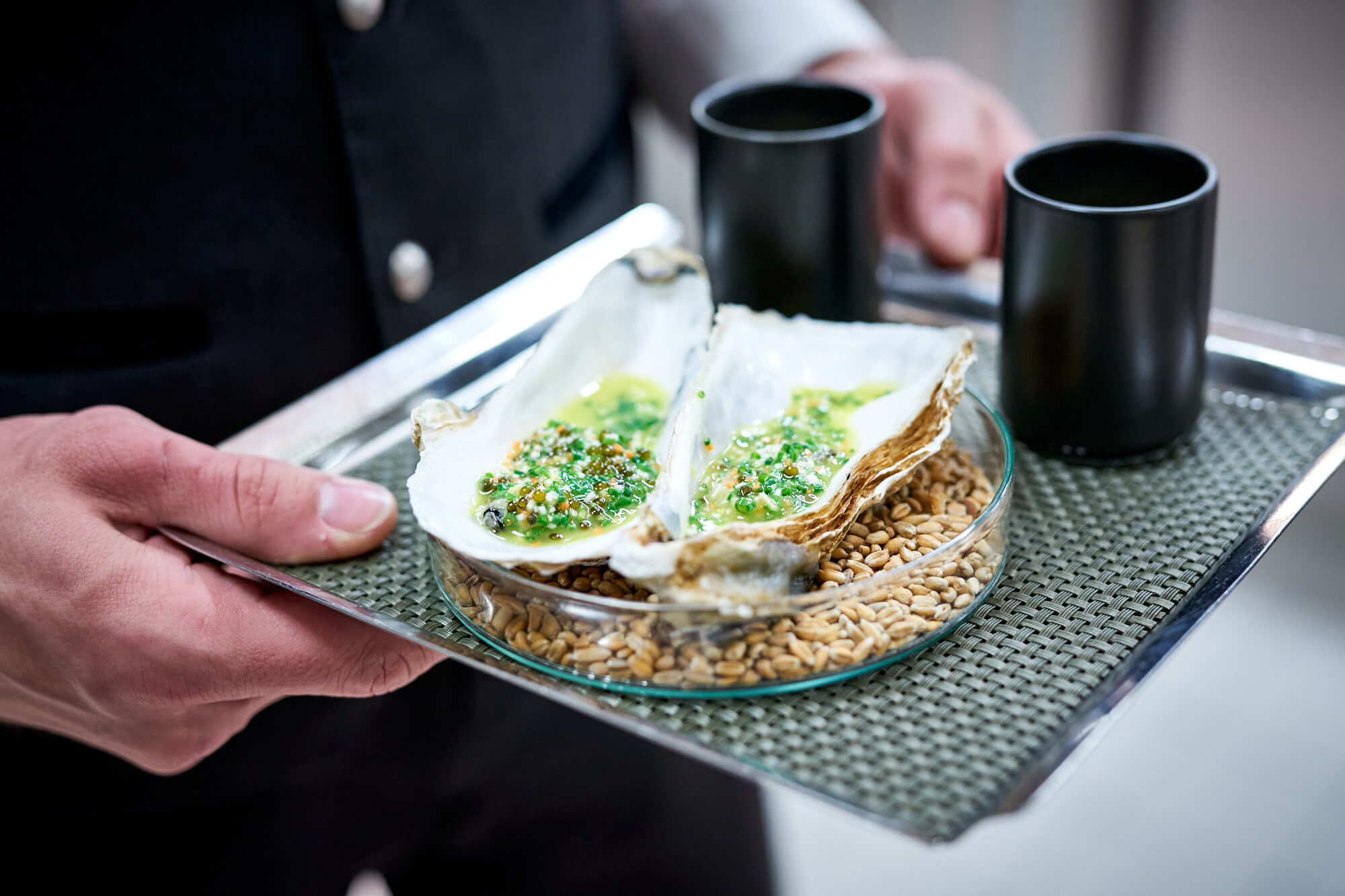 Trüffel & Champagner Dinner 2019, Kilian Stuba, Ifen Hotel - Gillardeau Auster, grüner Curry, Imperial Kaviar - Apero