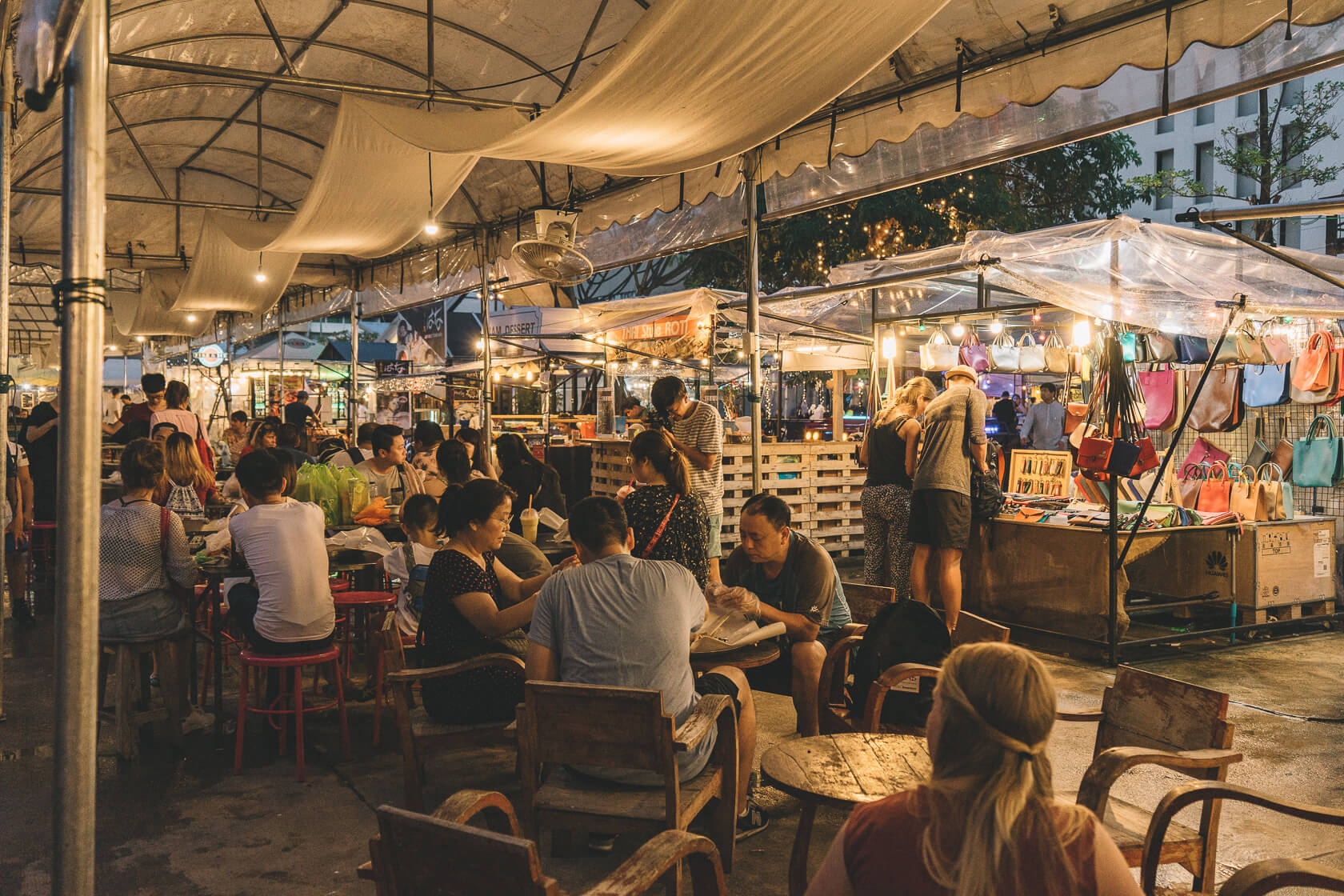 Ploen Ruedee Night Market, Chiang Mai