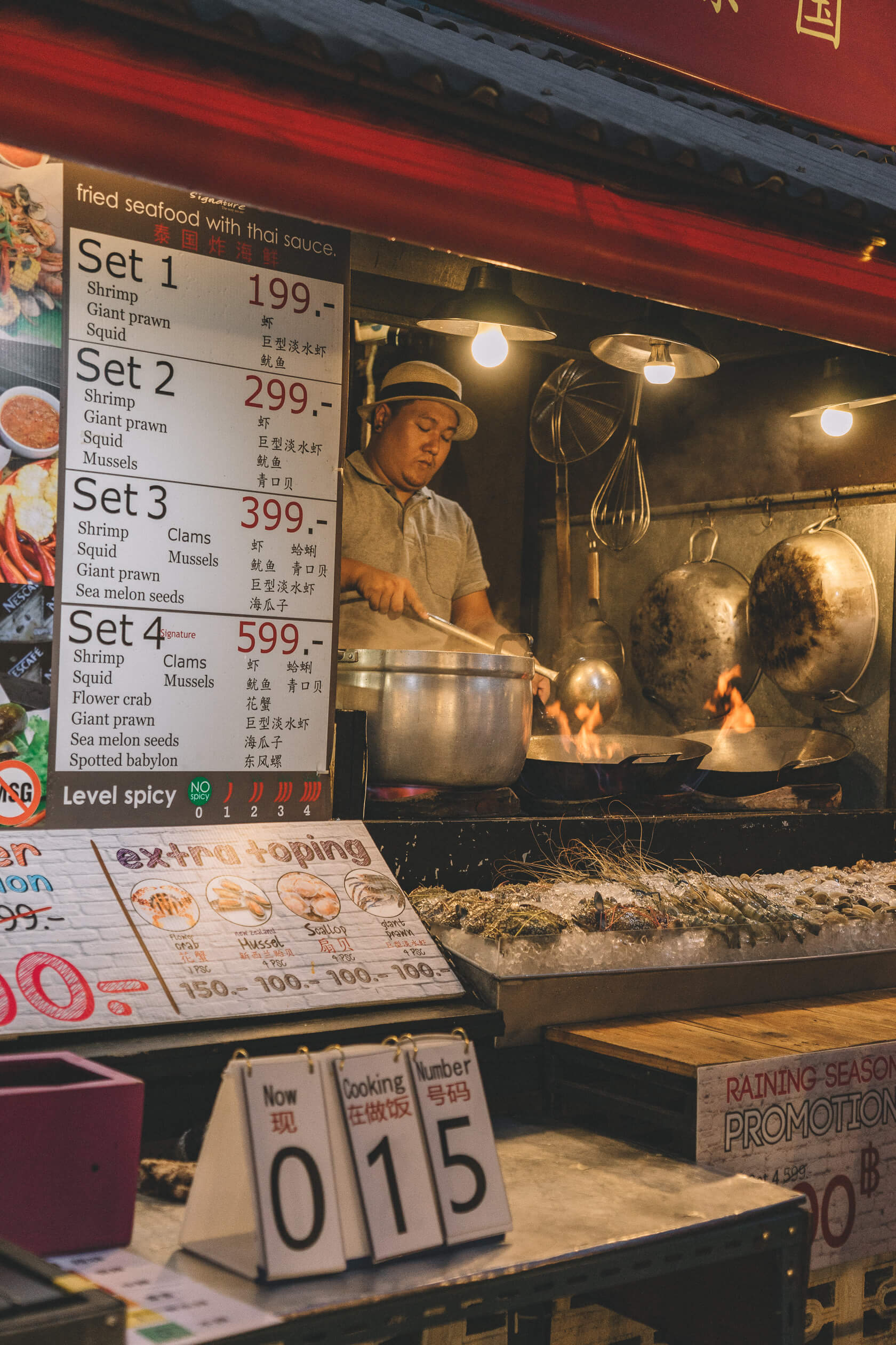 Ploen Ruedee Night Market, Chiang Mai