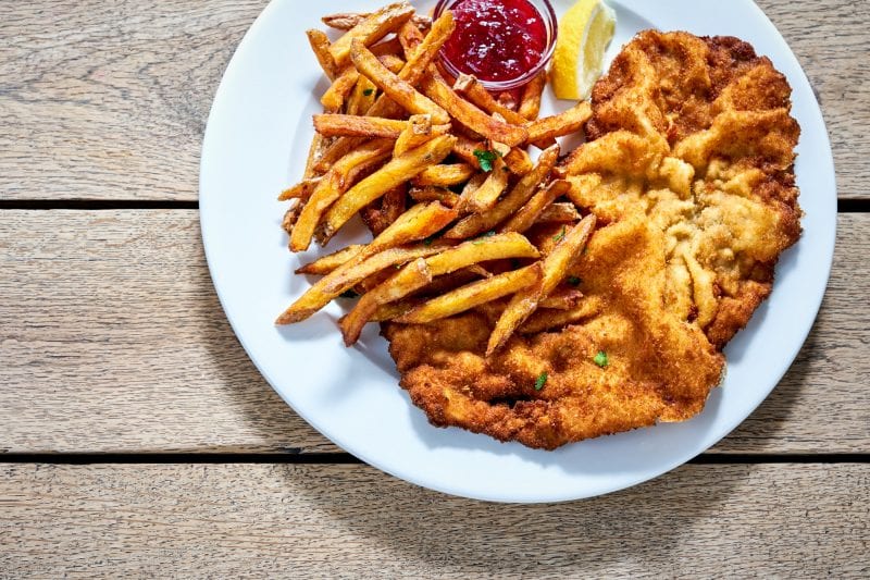 Das Wiener Schnitzel aus der Spezlwirtschaft München Schnitzel Amore