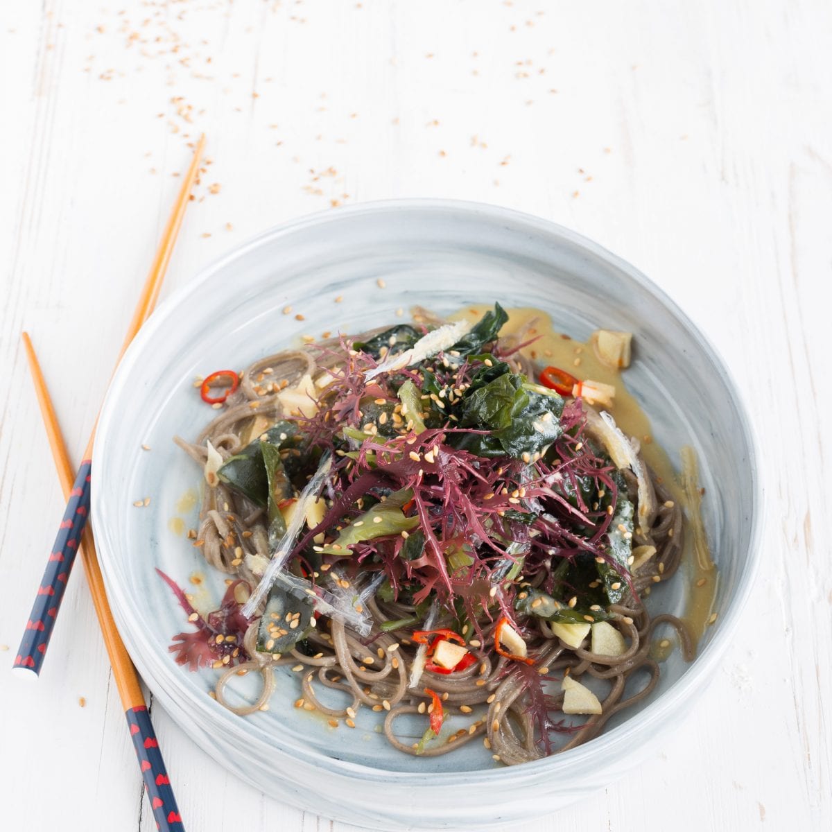 Algensalat mit Soba-Nudeln