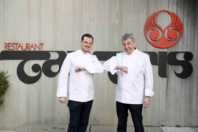 Benjamin Chmura (Neuer Küchenchef TANTRIS / 31 Jahre alt, zuletzt Chefkoch im weltbekannten Dreisterne-Restaurant Troisgros bei Roanne – der jüngste Chefkoch, der jemals dort tätig war), Hans HaasTANTRIS Pressekonferenz im TANTRIS in München am 16.12.2020Agency People Image (c) Michael Tinnefeld